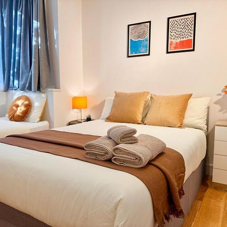 En-Suites With Free Parking 30Min To Central Λονδίνο Εξωτερικό φωτογραφία