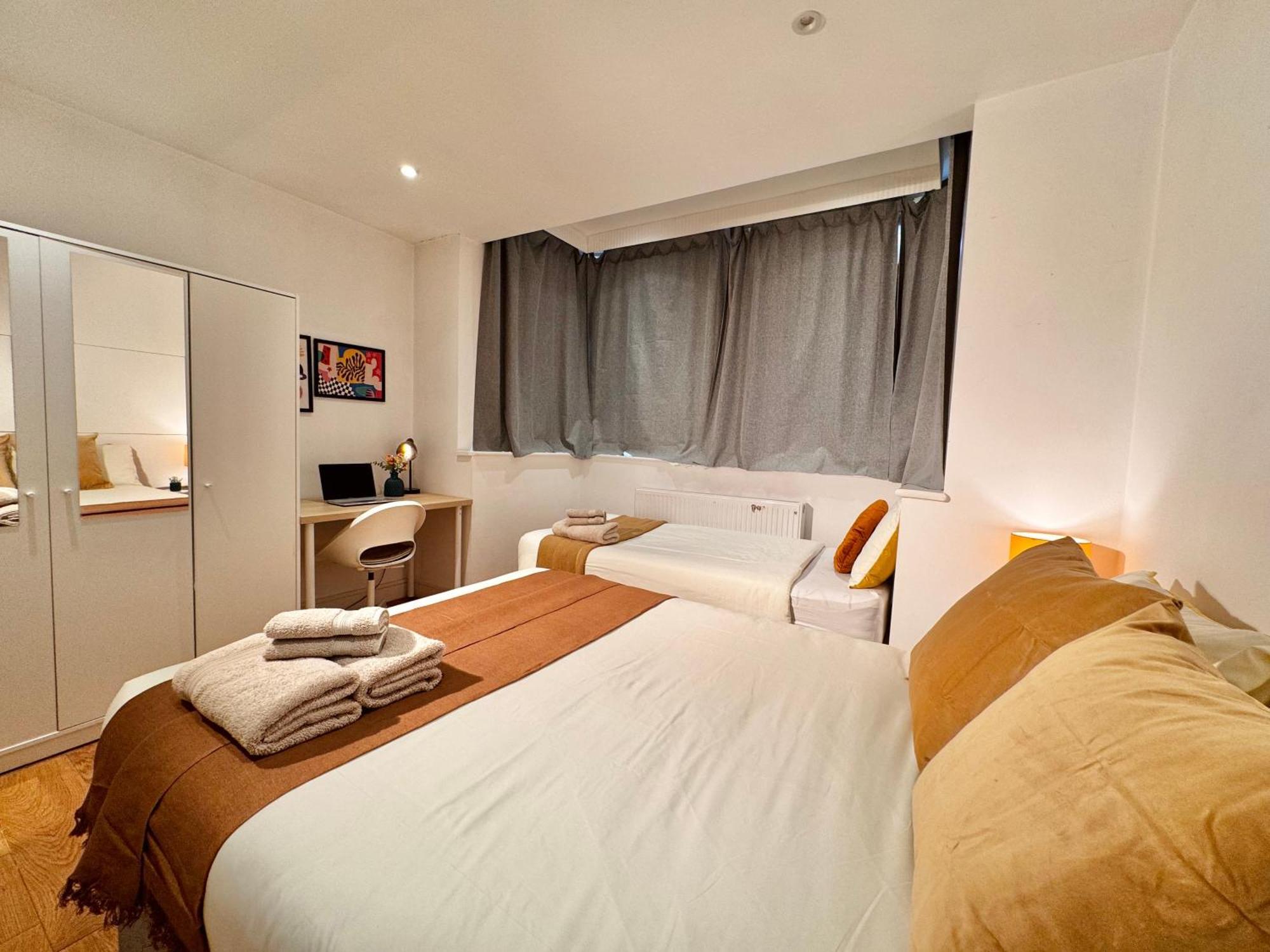 En-Suites With Free Parking 30Min To Central Λονδίνο Εξωτερικό φωτογραφία