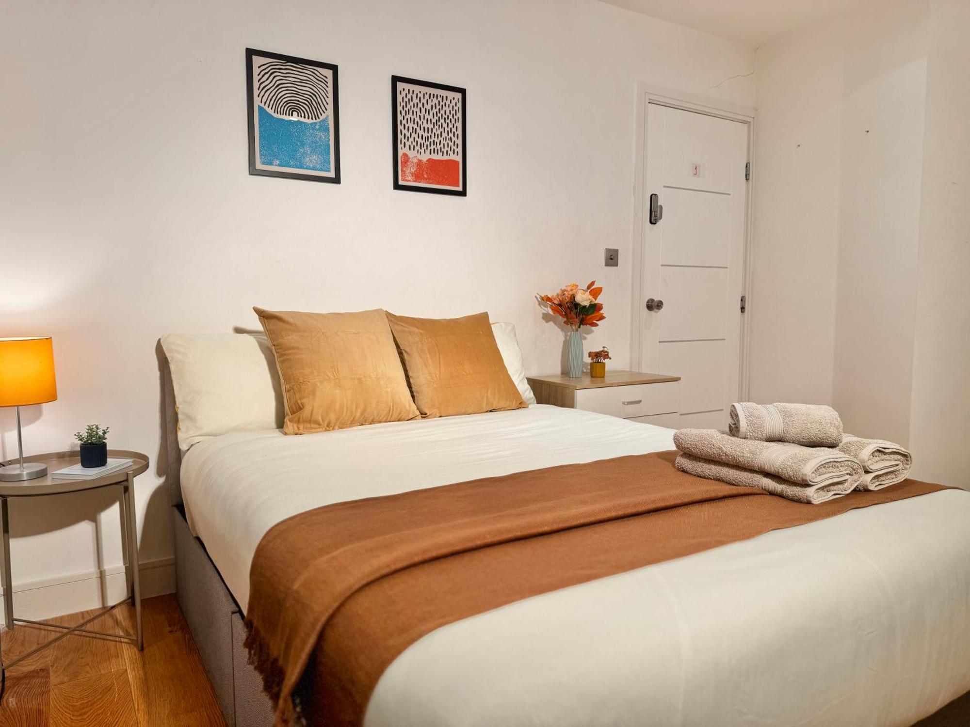 En-Suites With Free Parking 30Min To Central Λονδίνο Εξωτερικό φωτογραφία