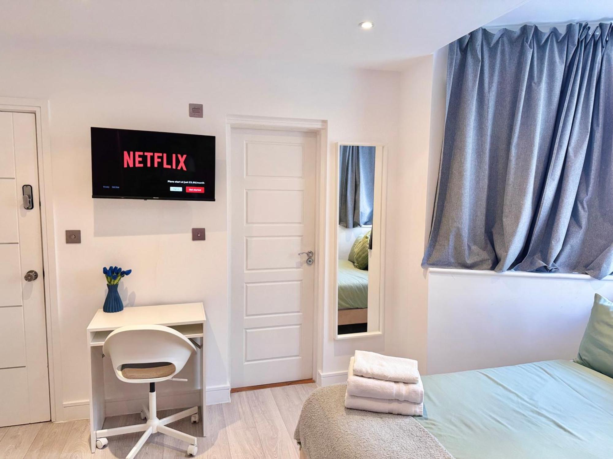 En-Suites With Free Parking 30Min To Central Λονδίνο Εξωτερικό φωτογραφία