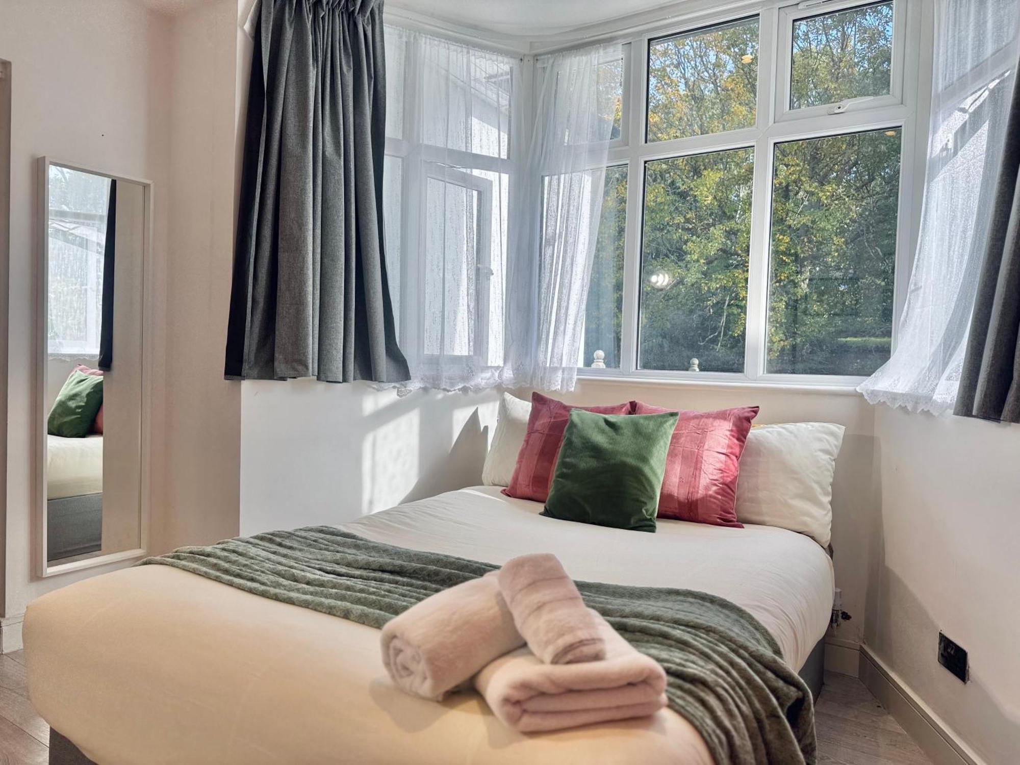 En-Suites With Free Parking 30Min To Central Λονδίνο Εξωτερικό φωτογραφία